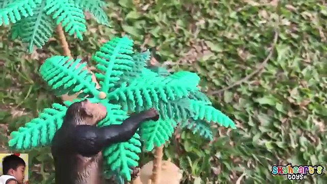 GIANT SNAKE attacks animals - Lion, Tiger, Panda, Cobra, Takara tomy animal toys for kids children