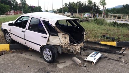 Otomobil ile minibüs çarpıştı: 4 yaralı - KARABÜK