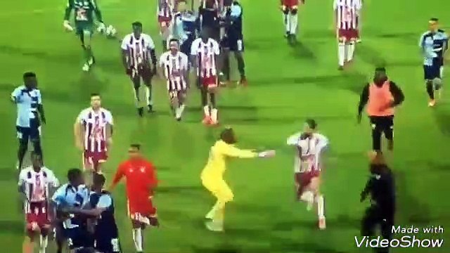 Ajaccio 2-2 Le Havre / incroyable bagarre après le pénalty de Mateta Cartons rouges Amazing Red card
