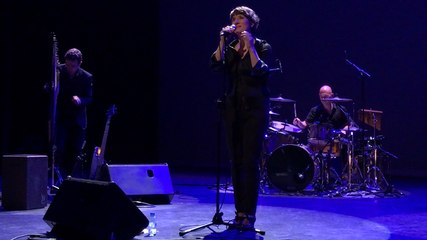 Christine Mérienne et son groupe JeanJeanne au festival Harpes au Max