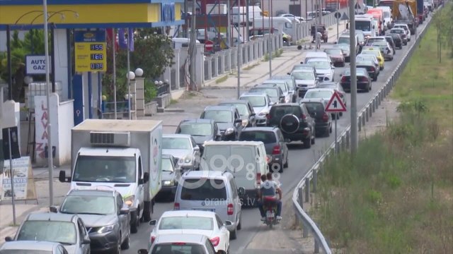 Ora News - Përplasen shtatë makina në autostradën Tiranë-Durrës
