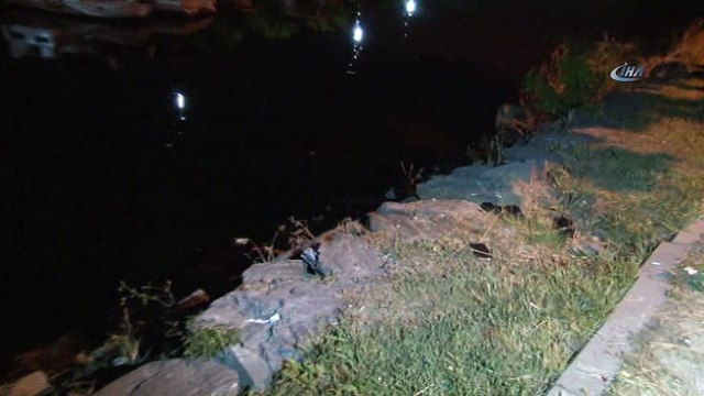 Bakırköy’de kanalı uçan araçta bulunan iki kişi yara almadan kurtuldu