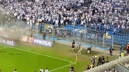Sceny po meczu Iech - Iegia