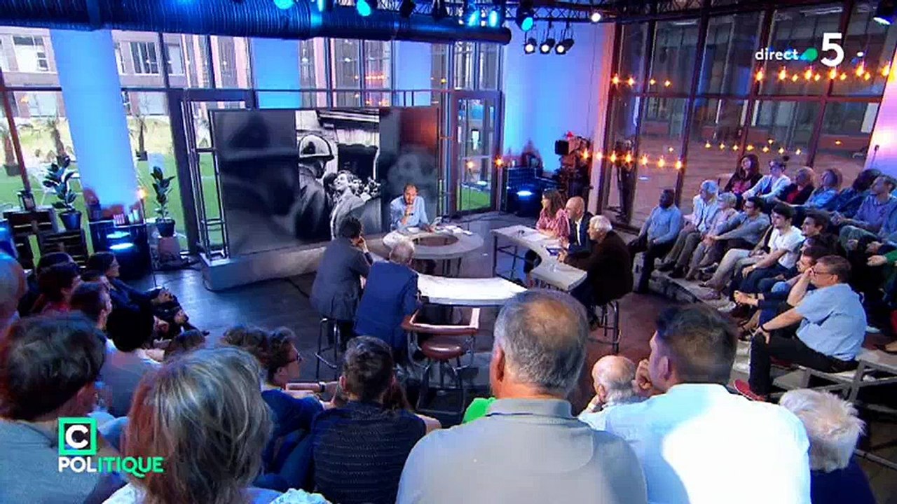 "C Politique" : 50 ans après, Daniel Cohn-Bendit retrouve le policier qu'il avait affronté du regard