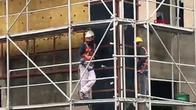 Hastane inşaatında iskele çöktü; 1i ağır 5 işçi yaralandı