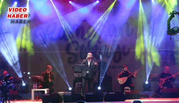 (21 Mayıs 2018) RAMAZAN GECELERİNE RENK KATIYOR RAMAZAN SOKAĞI’NDA ALTINCI GÜNÜN KONUĞU UMUT MÜRARE OLDU