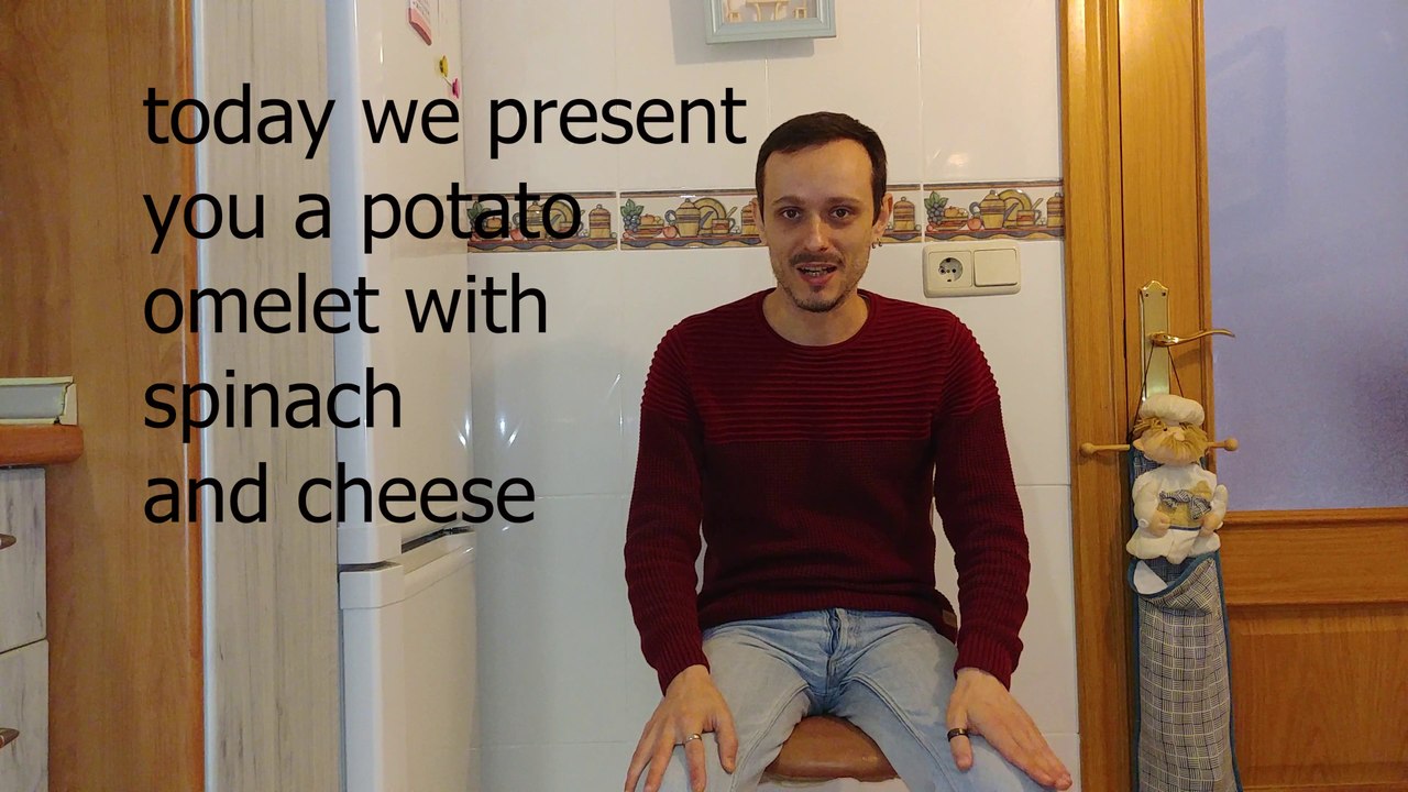 tortilla de patata con espinacas y queso, potato omelet with spinach and cheese
