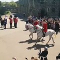 Los recién casados, el duque y la duquesa de Sussex, partieron en una procesión de carruajes por Windsor el día de su boda. #RoyalWedding 