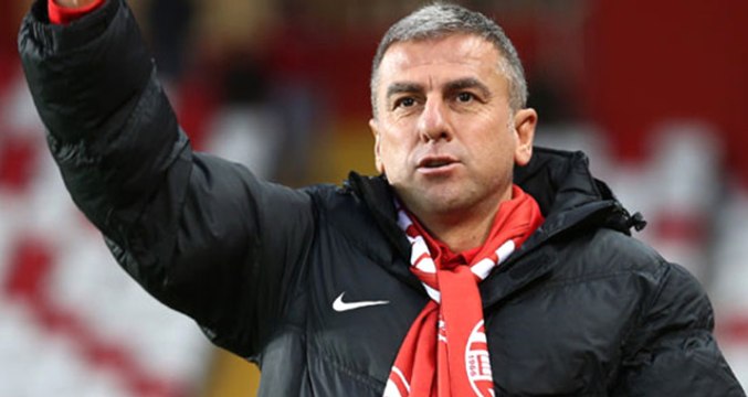 Antalyaspor'da Hamza Hamzaoğlu ile Yollar Ayrıldı