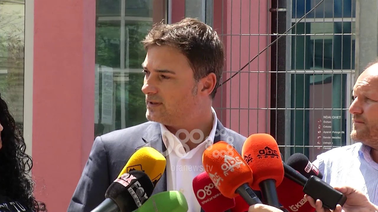 Ora News - PD në Prokurori për audio-përgjimin: Duhej të vinte Agron Xhafaj, jo ne