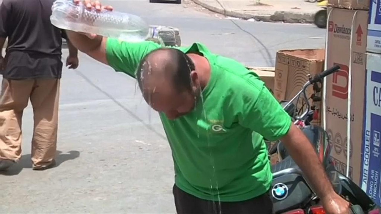 Über 40 Grad: Pakistan schwitzt