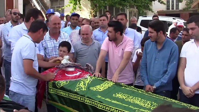 Havuza düşüp boğulan anneanne ve torunu defnedildi - BALIKESİR