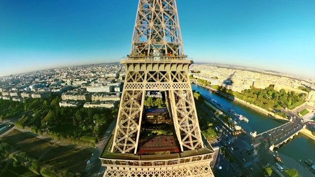 La réalité virtuelle pour voler au-dessus de Paris