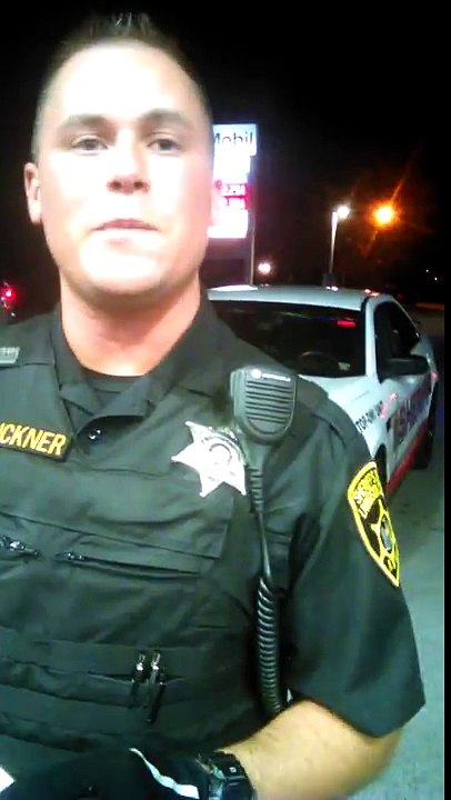 Black man makes sheriff's Dept look stupid
