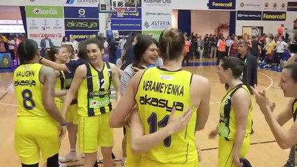 Fenerbahçe, şampiyonluk kupasını aldı - İSTANBUL