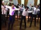 Uruguay'da bir düğün. Gelin İlayda.. Damat Uruguaylı Carlos. Düğünde damat ve arkadaşları Erik Dalı oyununu Latin yorumuyla oynamışlar.