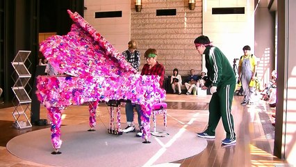 【ピアノドッキリ】もしもオタクがプロのピアニストだったら。。（千本桜・Street Piano）