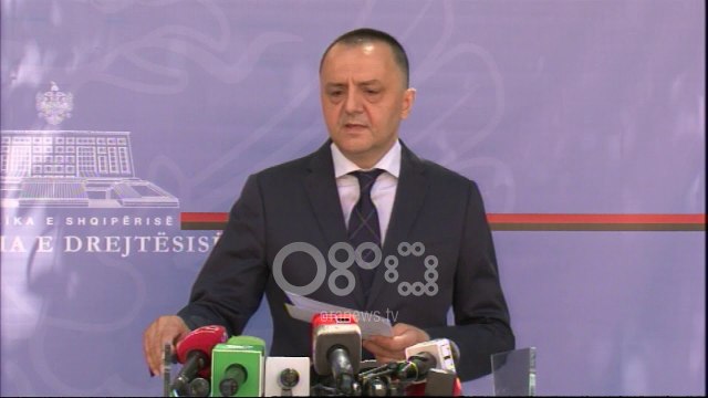 Ora News - Pallatet e braktisura, Lame-ndërtuesve: Do ndërmerren masa ekstreme, keni 1 javë kohë