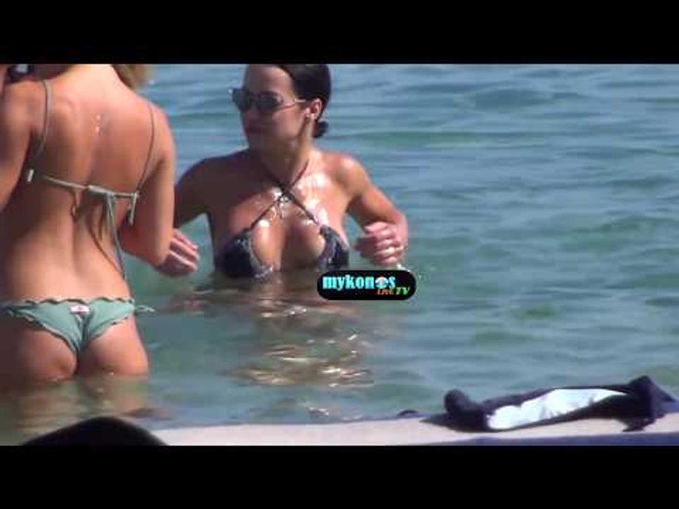 Η Ρωσίδα με το ξεσκισμένο τζιν bikini που τους...