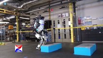El primer robot capaz de hacer un salto mortal hacia atrás