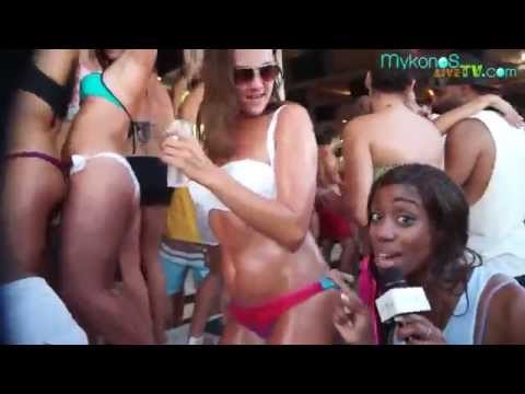 Hot parties a Tropicana Club. Ha il segreto!-Spicy beach parties at Tropicana Club.