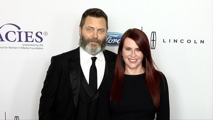 下载视频: Nick Offerman and Megan Mullally 43rd Annual Gracie Awards Gala Red Carpet