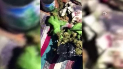 Polisi görünce uyuşturucuyu sobada yakmaya çalıştılar - ADANA