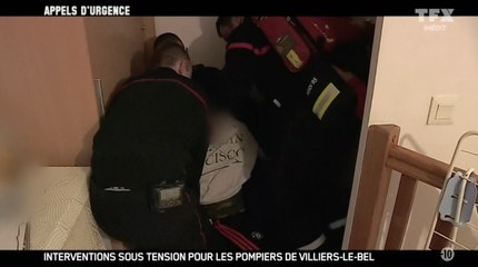 Il frappe un pompier qui tentait de l'aider (Appels d'urgence) - ZAPPING TÉLÉ DU 22/05/2018