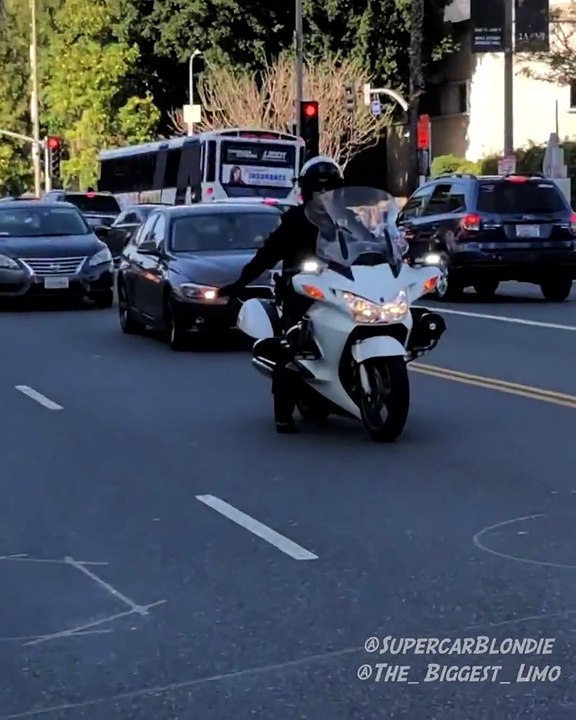 Supercar Blondie drives the world's biggest limousine 