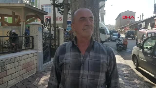 Sivas Budaması Tepki Çeken Kaldırımdaki Kiraz Ağacı Kesildi Arşiv