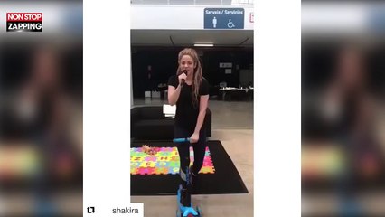 Shakira reprend le titre de Carla Bruni "Quelqu’un m’a dit" (Vidéo)