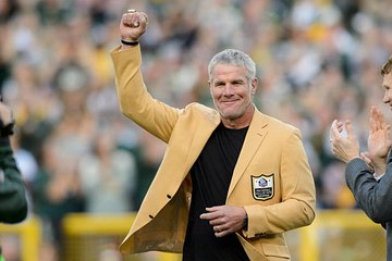 Brett Favre Opens Up About Past Vicodin Addiction