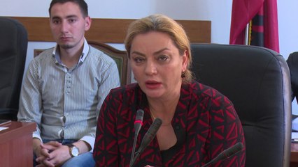 Télécharger la video: STRATEGJIA E PD PER BLLOKIMIN, DEMOKRATET E NGRENE ÇESHTJEN «XHAFAJ» EDHE NE KOMISIONE LAJM