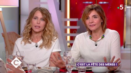 Trois actrices du film "La Fête des Mères" au dîner ! - C à Vous - 22/05/2018