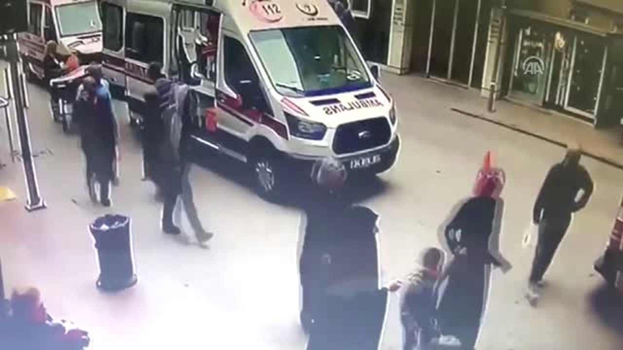 Hastane Önünde Silahlı Saldırı Güvenlik Kamerasında