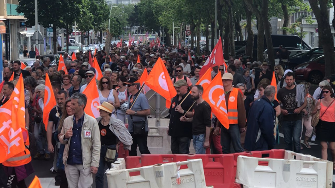 Petites scènes de la manifestation des fonction...