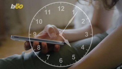 You Should REALLY Avoid Checking Your Phone at These Times