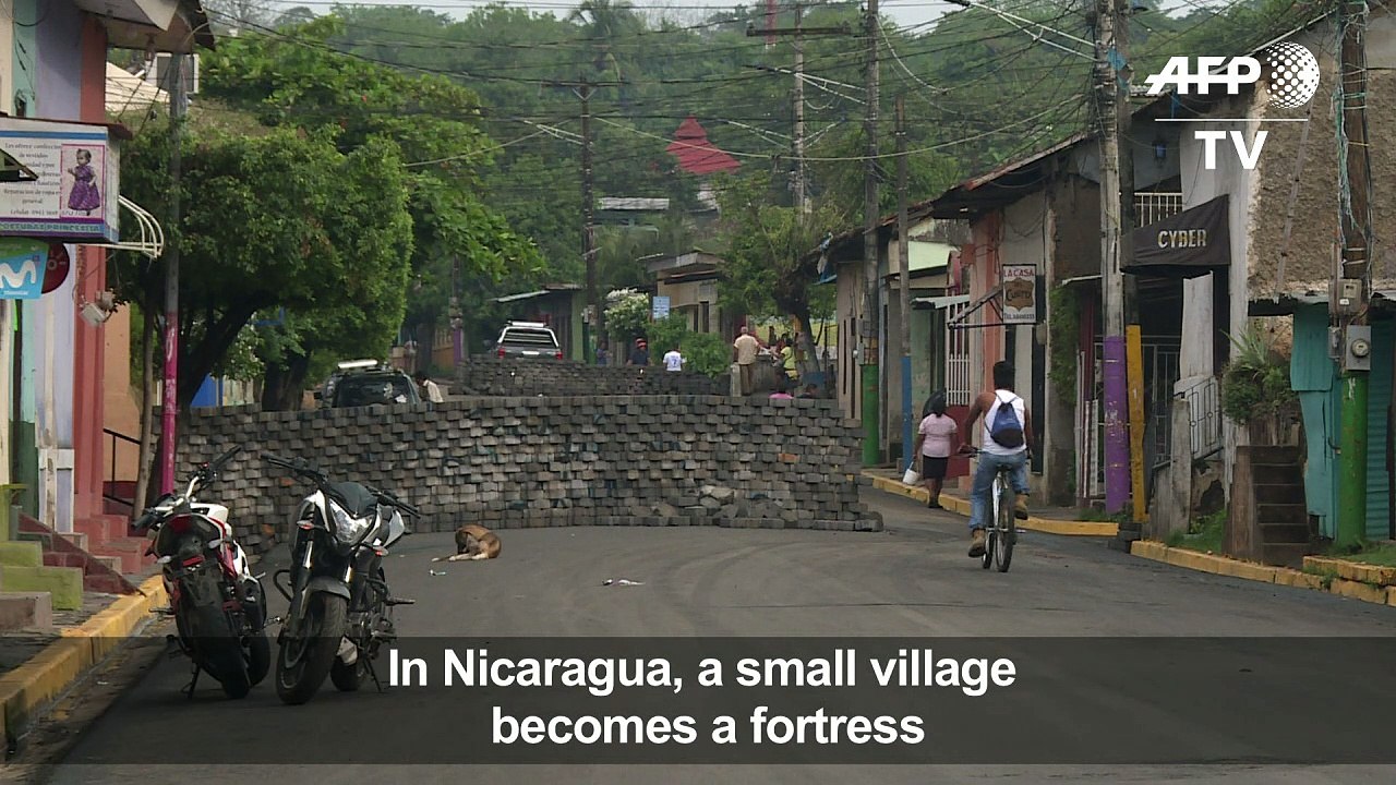 Nicaraguan town barricades itself from police a...