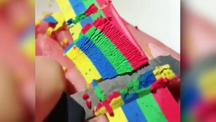 Il a résolu ce Rubik's Cube en 3 secondes... (¬‿¬)