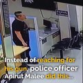 Attacker pulls knife on officer, what happens next has the world amazed.