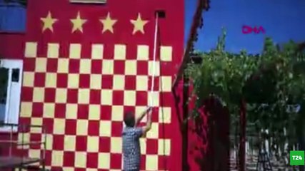 Fanatik taraftar bağ evini sarı-kırmızıya boyadı