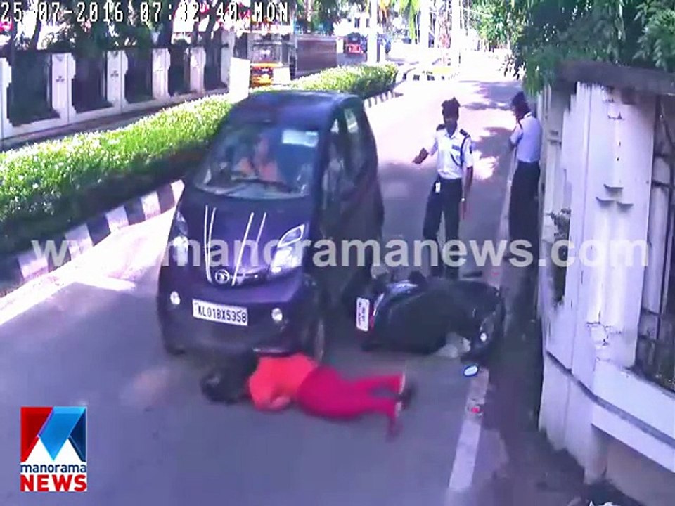 Accident in front of technopark front gate   Manor