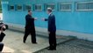 Kore Yarımadasında tarihi an: Kuzey Kore ve Güney Kore liderleri el ele