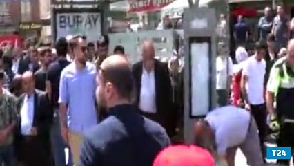 Sokakta tartıştığı eşini bıçakladı!