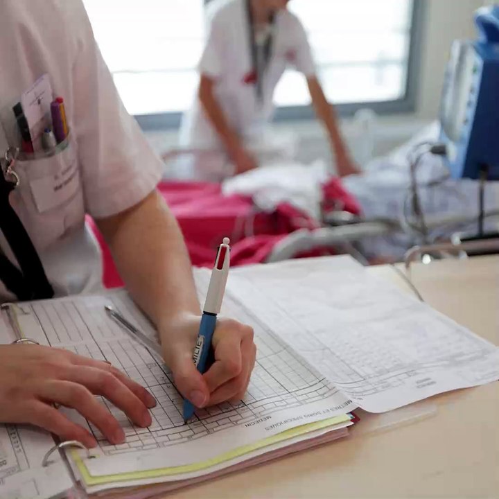 Soins palliatifs : "Je suis en attente qu'on m'écoute comme le fait le médecin"