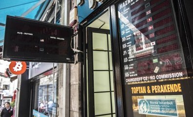 Tahtakale'de Bazı Döviz Büroları Alım Satımı Durdurdu