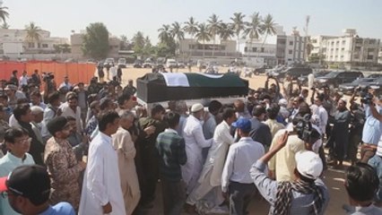 Pakistán despide a la adolescente asesinada en el tiroteo de EEUU