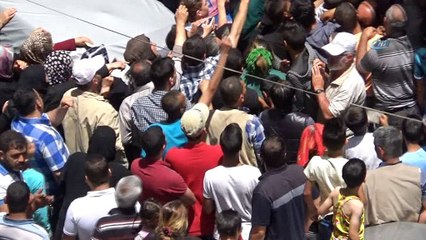 50 TL’lik yardım izdihama sebep oldu