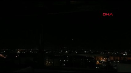 Batman Uçağın Kalkışı Sırasında Düşen Yıldırım Kameralara Yansıdı