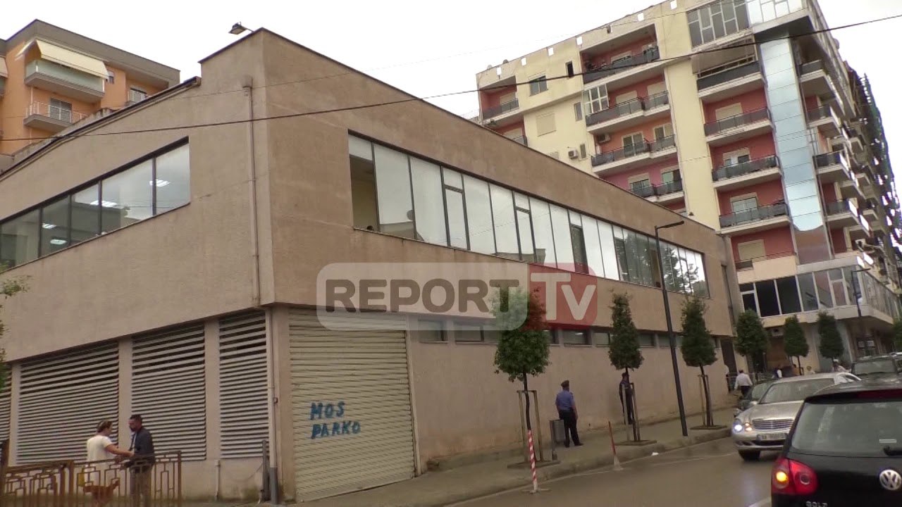 Report TV - Dënohet me 3.4 vite burg, 29-vjeçari arratiset nga salla e gjyqit në Gjykatën e Vlorës